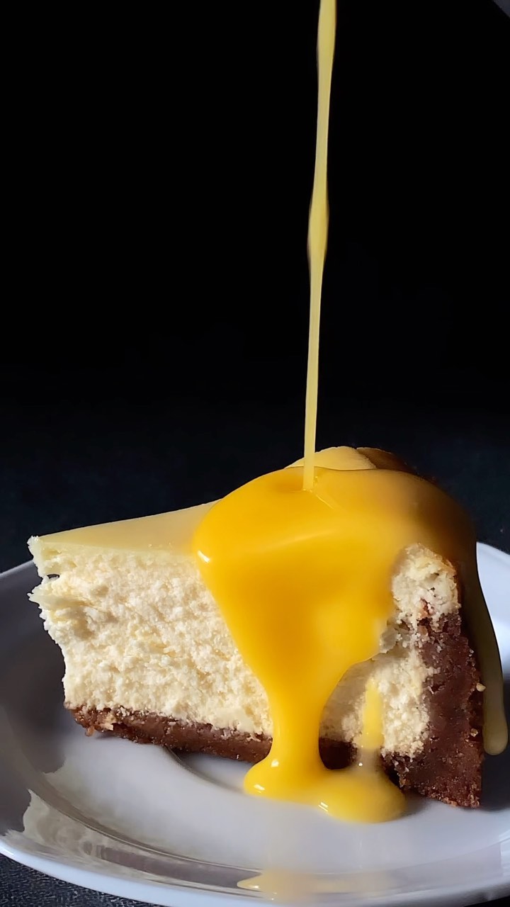 Cheesecake with Passion Fruit Curd