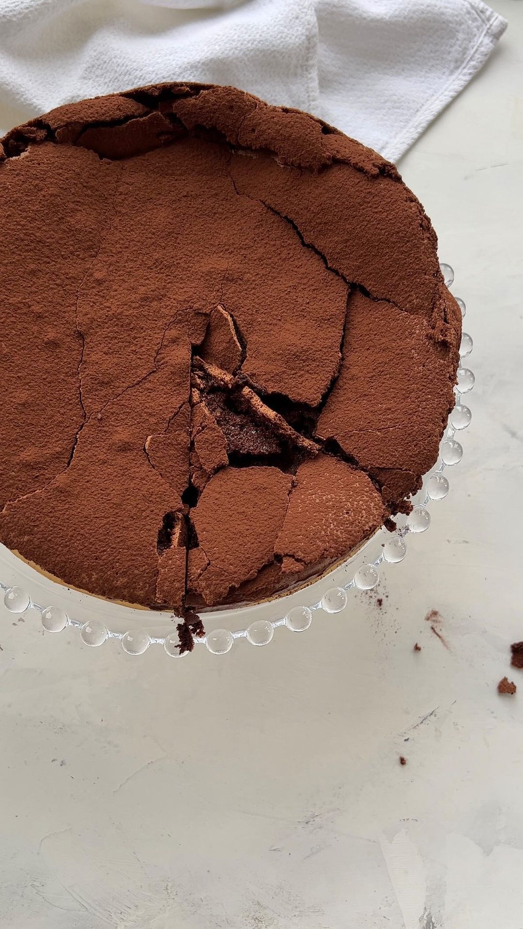 Velvety Flourless Chocolate Cake Recipe