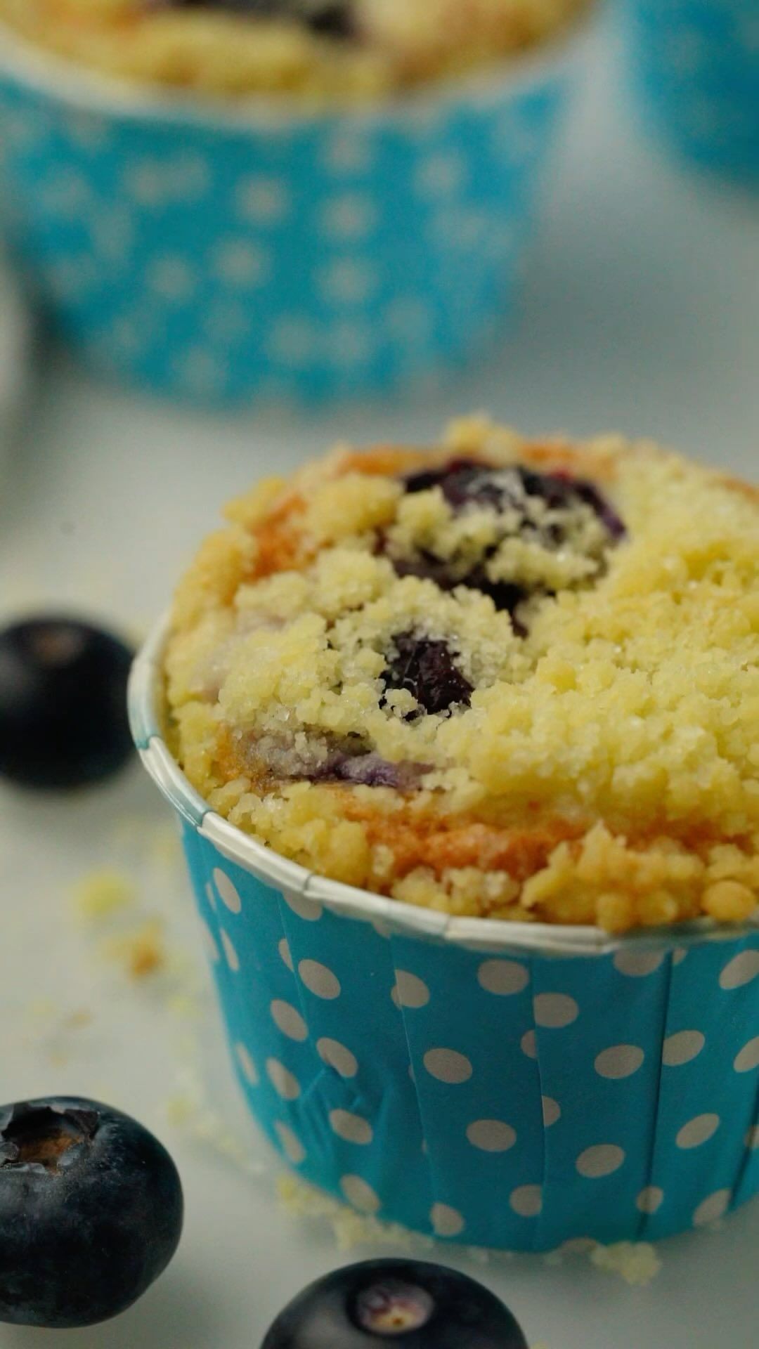Berry Muffins with Cheesecake Filling