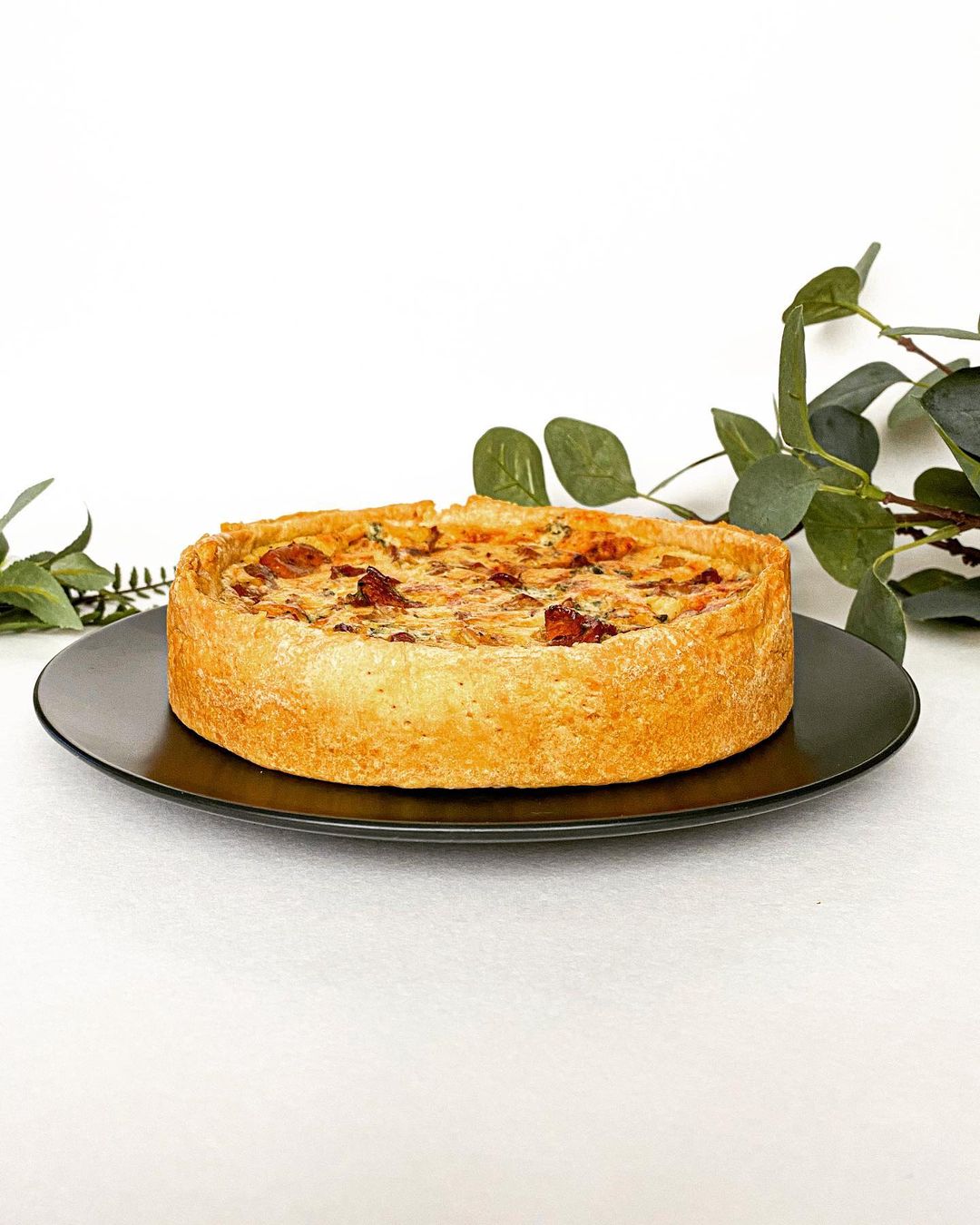 Chanterelle quiche with dorblu & thyme